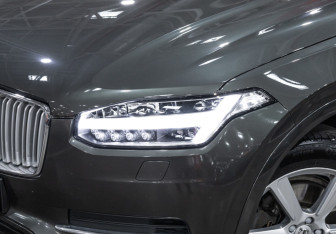 Подержанный автомобиль Volvo XC90 2018 года (2 фото)