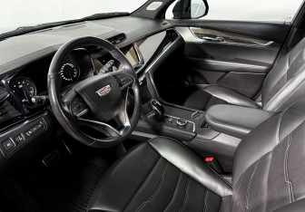 Подержанный автомобиль Cadillac XT6 2021 года (9 фото)