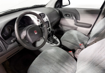 Подержанный автомобиль Saturn VUE 2003 года (9 фото)