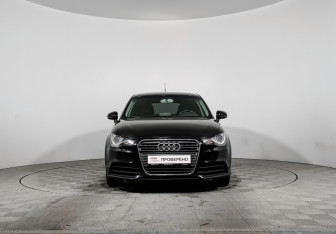 Подержанный автомобиль Audi A1 2014 года (2 фото)