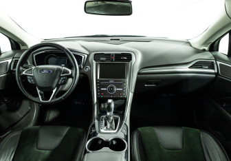 Подержанный автомобиль Ford Mondeo Sedan 2015 года (13 фото)