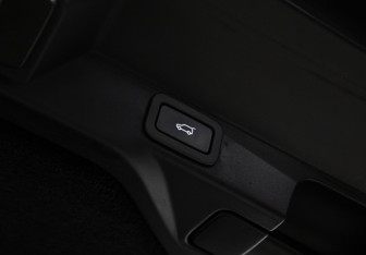 Подержанный автомобиль Land Rover Range Rover Sport 2013 года (25 фото)