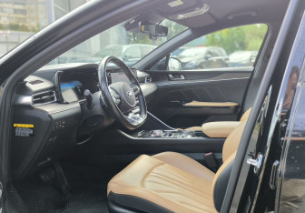 Подержанный автомобиль Kia K5 2020 года (7 фото)