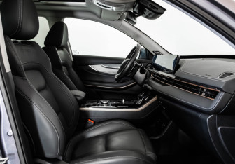 Подержанный автомобиль Exeed LX 2023 года (19 фото)