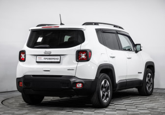 Подержанный автомобиль Jeep Renegade 2018 года (5 фото)