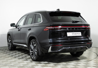 Подержанный автомобиль Geely Monjaro 2023 года (7 фото)