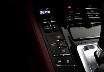 Подержанный автомобиль Porsche Cayenne 2014 года (25 фото)