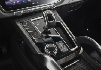 Подержанный автомобиль Geely Atlas Pro 2021 года (18 фото)