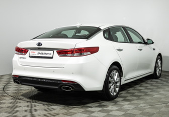 Подержанный автомобиль Kia Optima Sedan 2018 года (5 фото)