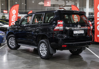 Подержанный автомобиль Toyota Land Cruiser Prado 2013 года (8 фото)