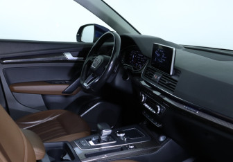 Подержанный автомобиль Audi Q5 2017 года (10 фото)