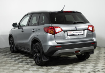 Подержанный автомобиль Suzuki Vitara 2018 года (7 фото)