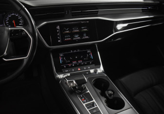 Подержанный автомобиль Audi A6 Sedan 2020 года (19 фото)