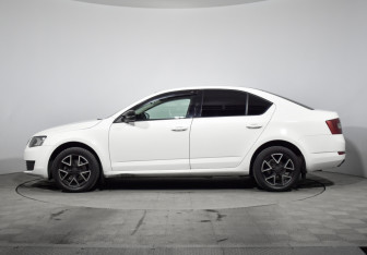Подержанный автомобиль Skoda Octavia Liftback 2014 года (8 фото)