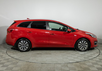 Подержанный автомобиль Kia Ceed Wagon 2017 года (4 фото)