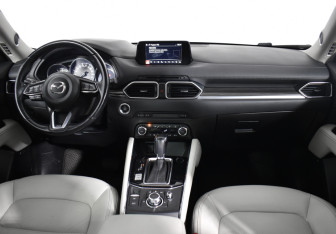 Подержанный автомобиль Mazda CX-5 2017 года (11 фото)