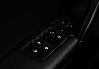 Подержанный автомобиль Volkswagen Tiguan 2017 года (17 фото)