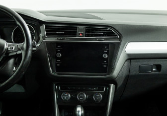 Подержанный автомобиль Volkswagen Tiguan 2017 года (14 фото)