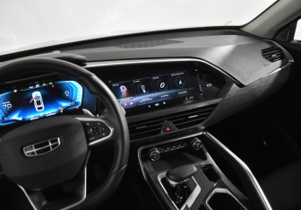 Подержанный автомобиль Geely Tugella 2021 года (18 фото)