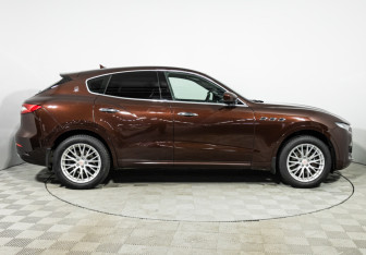 Подержанный автомобиль Maserati Levante 2016 года (4 фото)