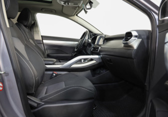 Подержанный автомобиль Geely Coolray 2022 года (22 фото)