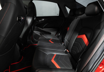 Подержанный автомобиль Kaiyi E5 2023 года (10 фото)