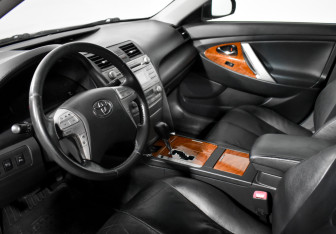 Подержанный автомобиль Toyota Camry Sedan 2009 года (9 фото)