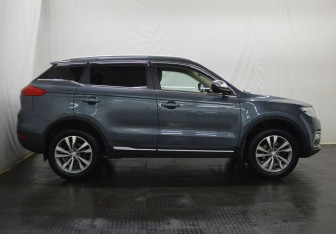 Подержанный автомобиль Geely Atlas 2021 года (4 фото)