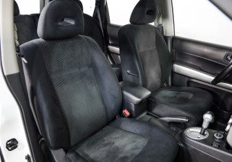 Подержанный автомобиль Nissan X-Trail 2014 года (22 фото)
