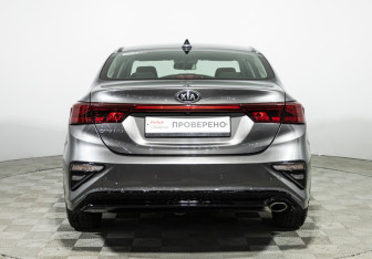 Подержанный автомобиль Kia Cerato Sedan 2020 года (6 фото)
