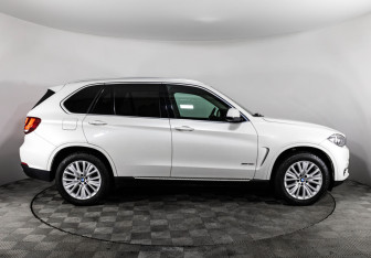 Подержанный автомобиль BMW X5 2016 года (5 фото)