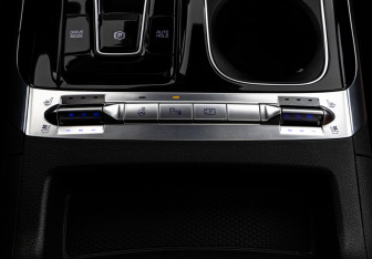 Подержанный автомобиль Kia Carnival 2021 года (19 фото)