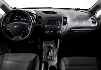 Подержанный автомобиль Kia Cerato Sedan 2013 года (14 фото)