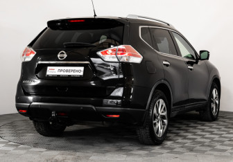 Подержанный автомобиль Nissan X-Trail 2015 года (5 фото)