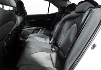 Подержанный автомобиль Toyota Camry Sedan 2019 года (10 фото)