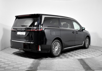 Подержанный автомобиль Voyah Dream 2025 года (5 фото)