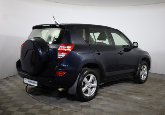 Подержанный автомобиль Toyota RAV4 2012 года (5 фото)