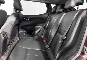 Подержанный автомобиль Nissan Qashqai 2014 года (12 фото)