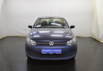 Подержанный автомобиль Volkswagen Polo Sedan 2011 года (2 фото)
