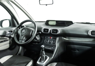 Подержанный автомобиль Citroen C3 Picasso 2010 года (9 фото)