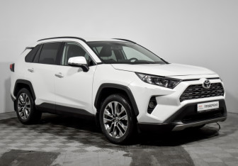 Подержанный автомобиль Toyota RAV4 2020 года (3 фото)