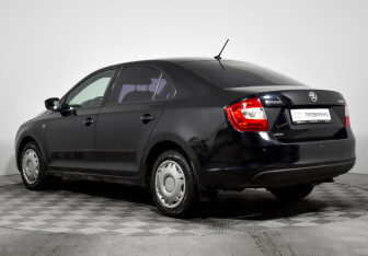 Подержанный автомобиль Skoda Rapid Liftback 2016 года (7 фото)