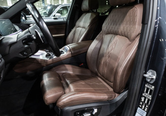Подержанный автомобиль BMW X6 2022 года (16 фото)