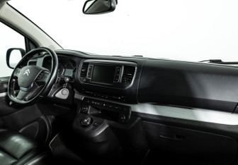 Подержанный автомобиль Citroen SpaceTourer 2017 года (9 фото)