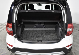 Подержанный автомобиль Skoda Yeti 2017 года (18 фото)