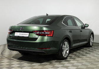 Подержанный автомобиль Skoda Superb Liftback 2018 года (5 фото)