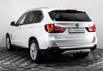 Подержанный автомобиль BMW X5 2016 года (8 фото)