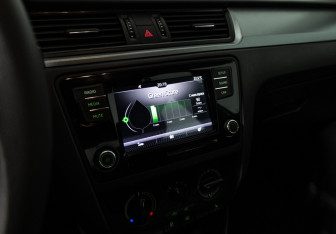 Подержанный автомобиль Skoda Rapid Liftback 2017 года (15 фото)
