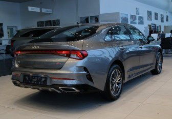 Новый Kia K5 2025 (8 фото)