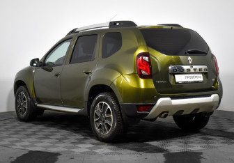 Подержанный автомобиль Renault Duster 2017 года (7 фото)